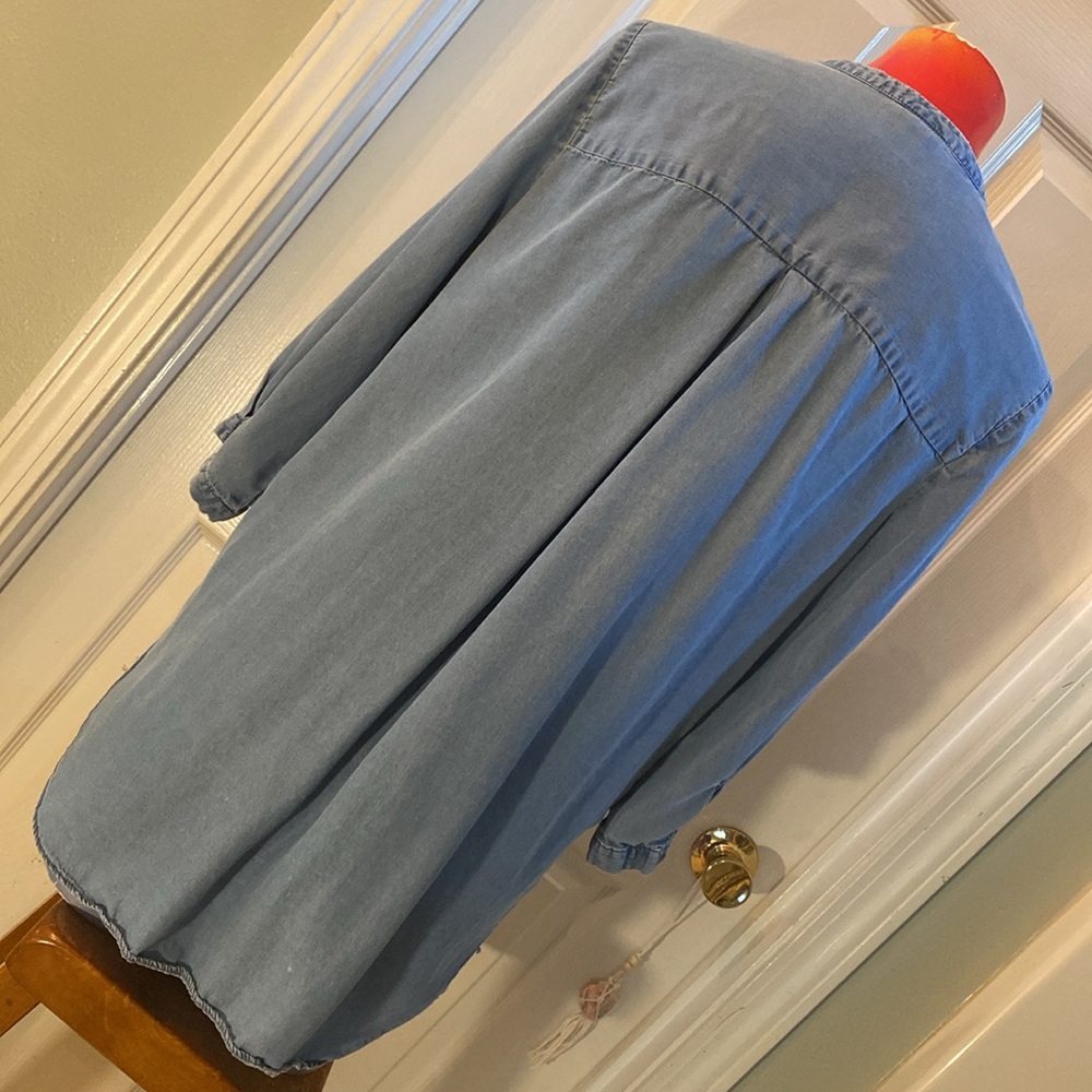 a.n.a Blue Denim Gardener Artist 3/4 Sleeve Tie Front Blouse Shirt Top - Picture 6 of 16
